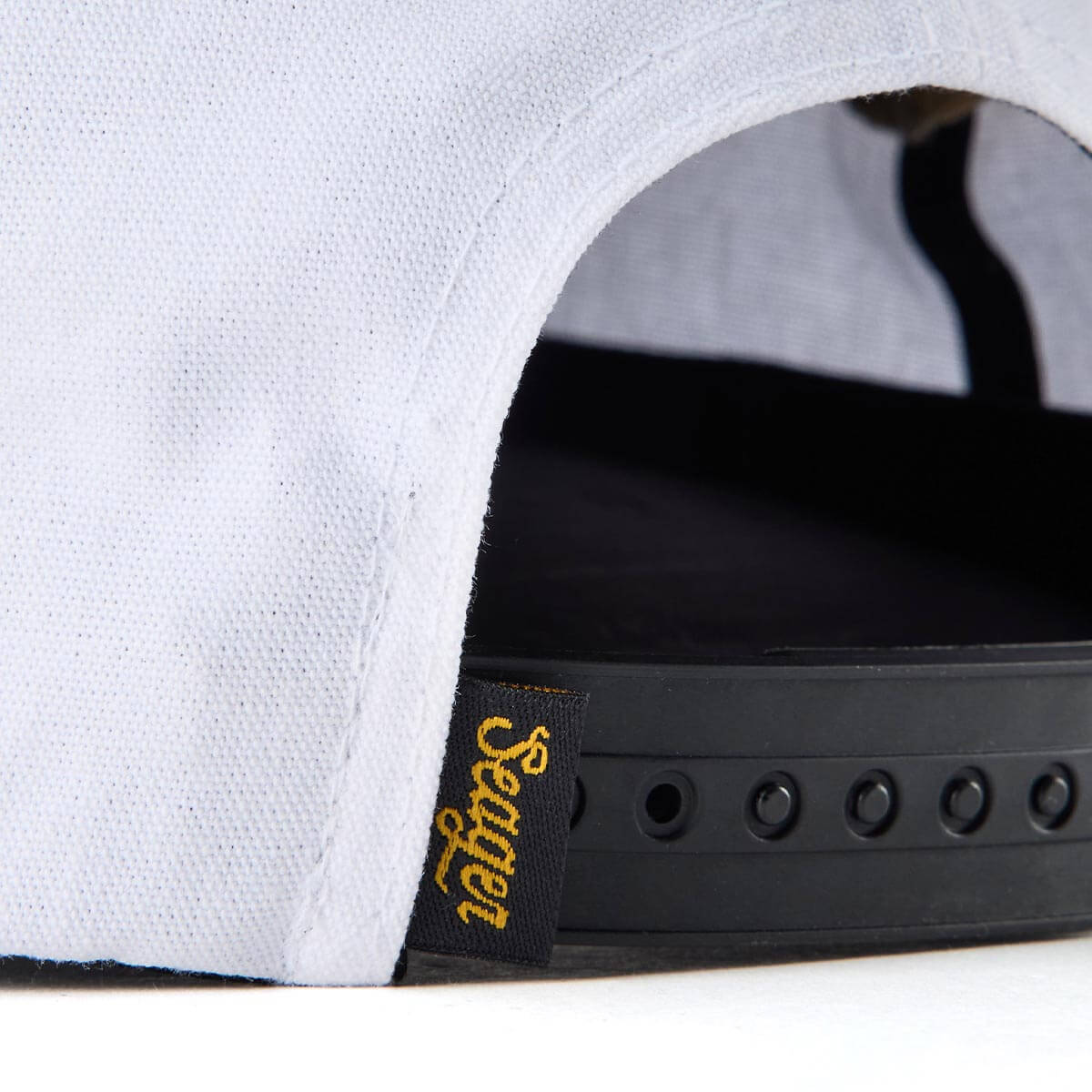 Wilson Snapback Black/White